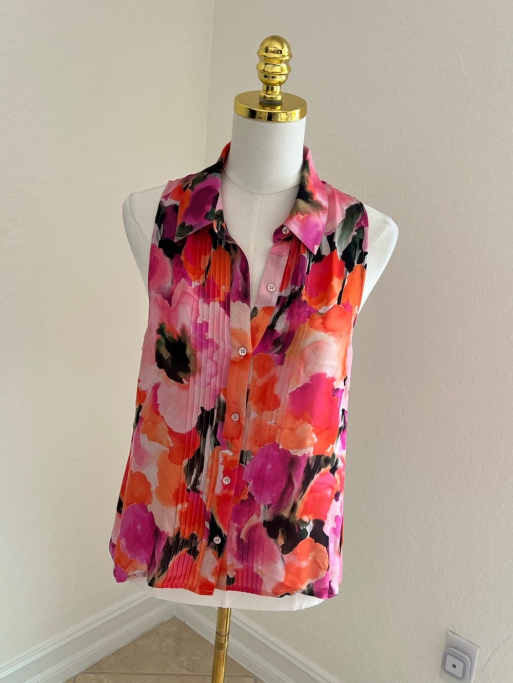 Haute Hippie Sleeveless Watercolor Floral Button-Front Blouse in Pink & Orange